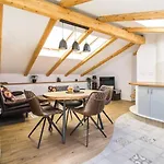 Apartma Luna With Mountain View