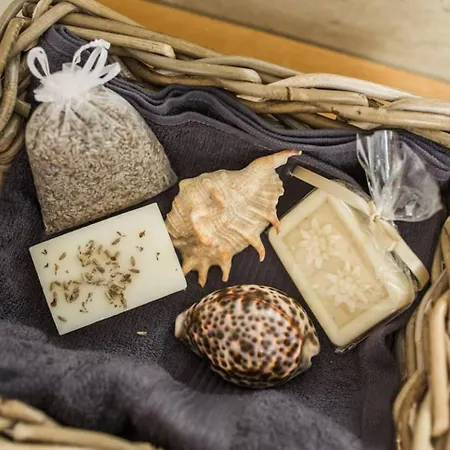 Apartma Luna With Mountain View Hotel