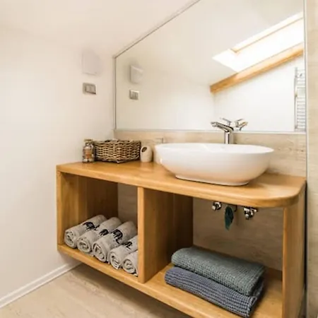 Hotel Apartma Luna With Mountain View