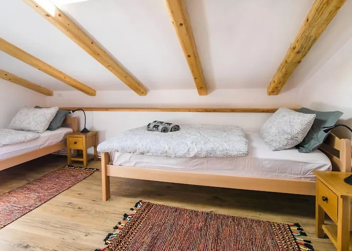 فندق Apartma Luna With Mountain View كوباريد