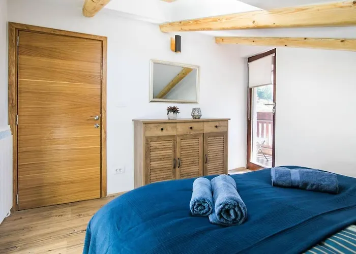 Apartma Luna With Mountain View * كوباريد