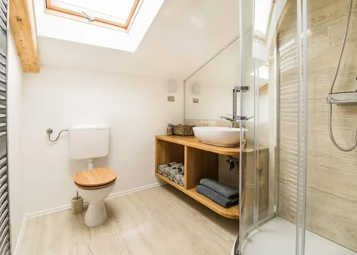 Apartma Luna With Mountain View Hotel *